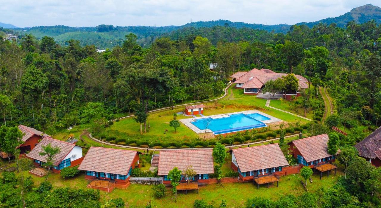 Pranavam Resort & Spa Tariyod Bagian luar foto
