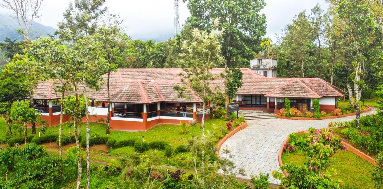 Pranavam Resort & Spa Tariyod Bagian luar foto
