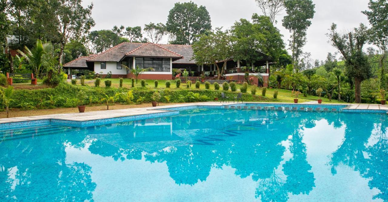 Pranavam Resort & Spa Tariyod Bagian luar foto