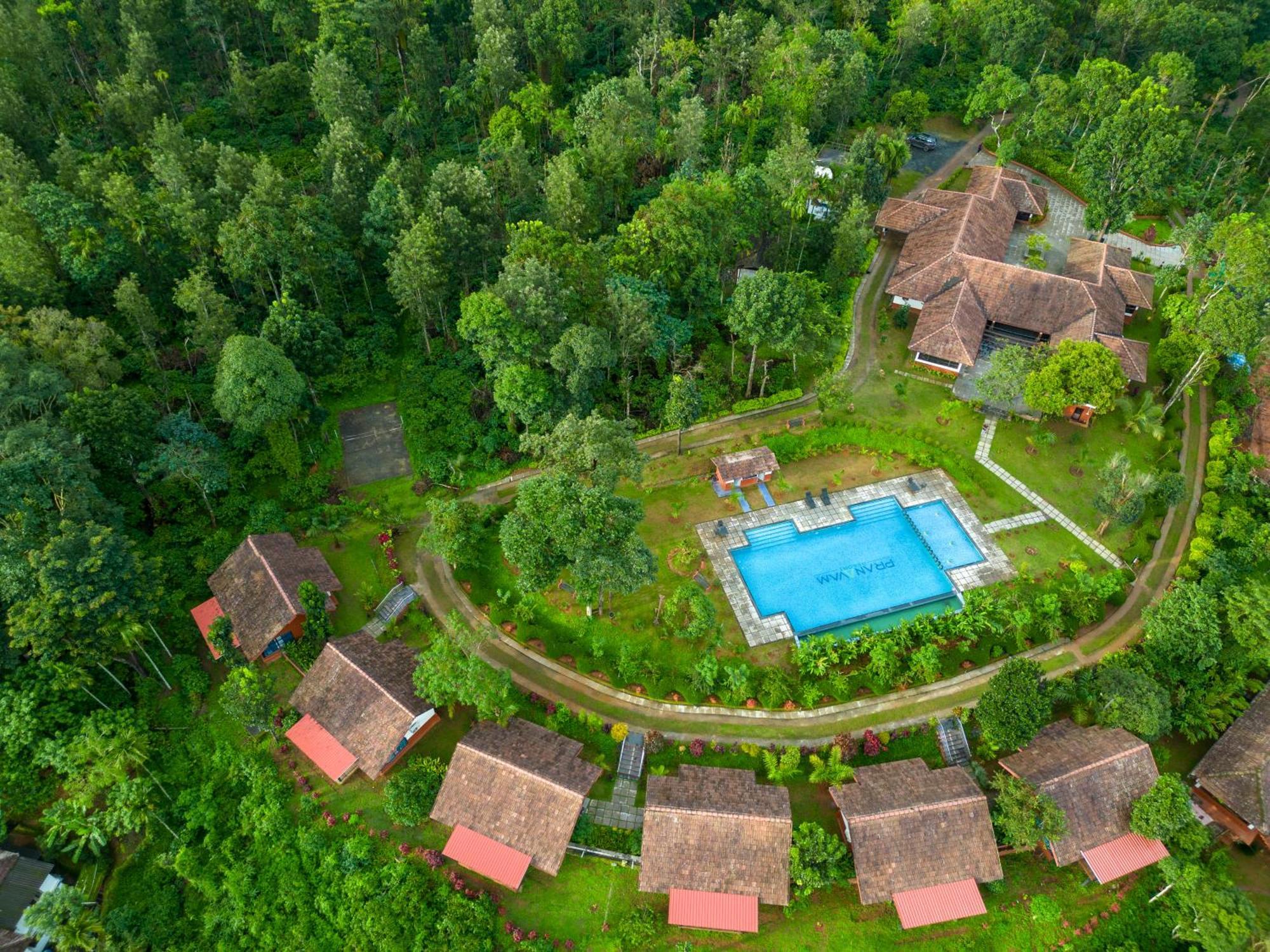 Pranavam Resort & Spa Tariyod Bagian luar foto
